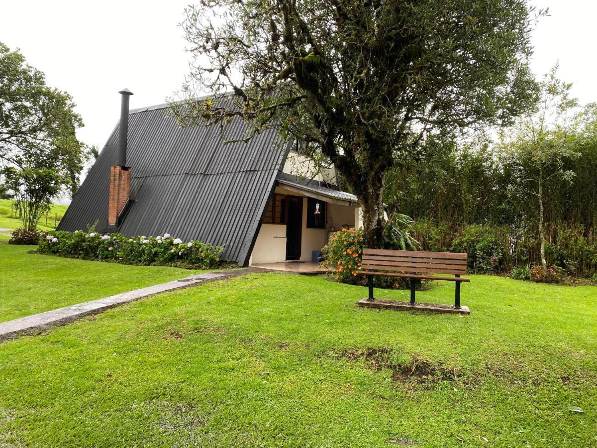 Villa Calas Vara Blanca  外观 照片